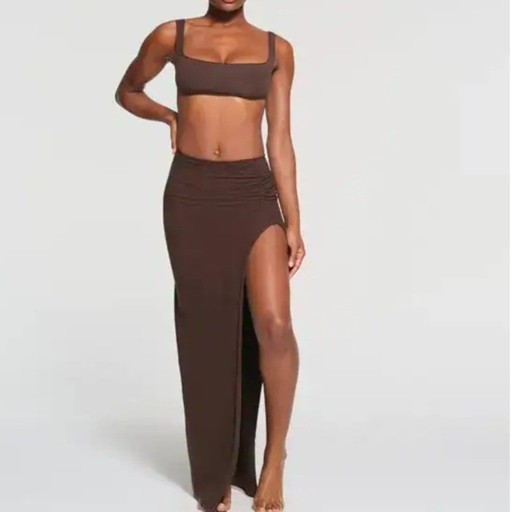 SKIMS‎ Maxi Skirt Black Front Slit High Waisted Minimalist XXS
